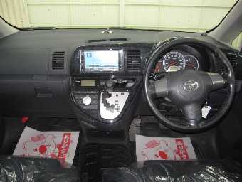 TOYOTA WISH 2007 Image 2