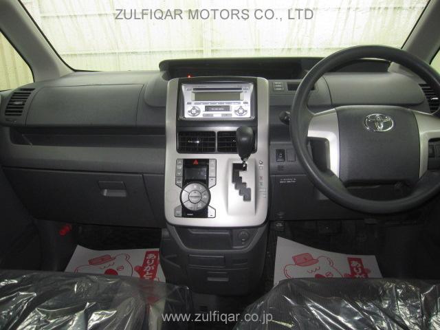 TOYOTA VOXY 2008 Image 2