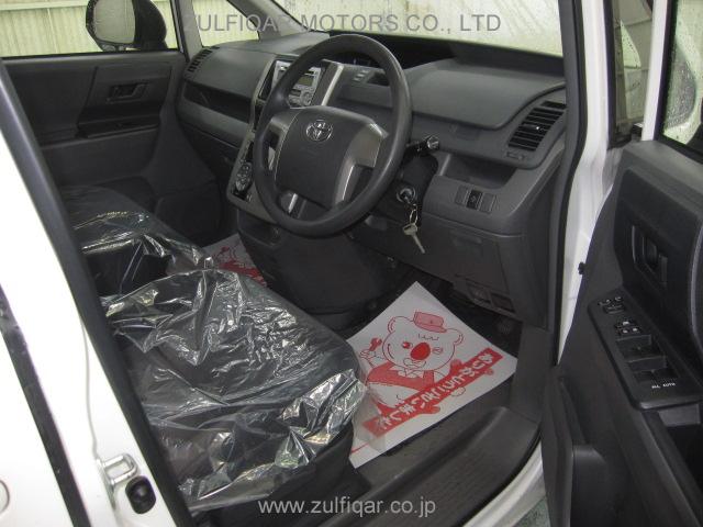 TOYOTA VOXY 2008 Image 7