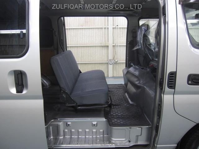 NISSAN CARAVAN 2007 Image 11