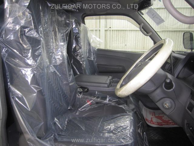 NISSAN CARAVAN 2007 Image 6