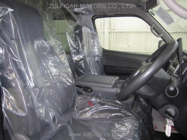 NISSAN CARAVAN 2008 Image 6