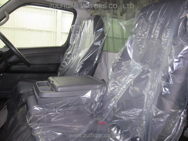 NISSAN CARAVAN 2008 Image 8