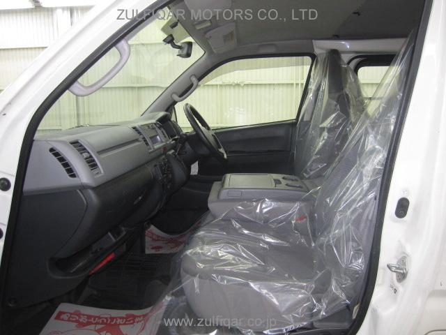 TOYOTA HIACE 2008 Image 9