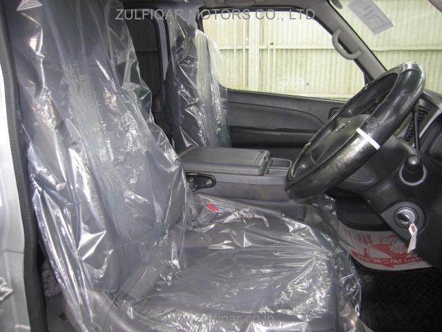 NISSAN CARAVAN 2008 Image 6