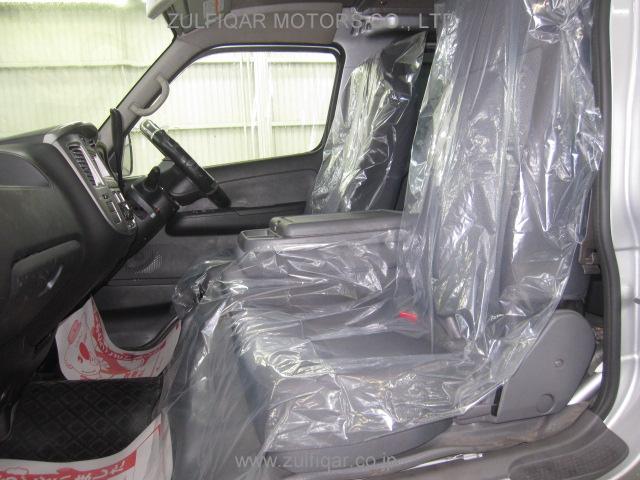 NISSAN CARAVAN 2008 Image 8