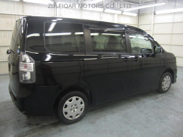 TOYOTA VOXY 2008 Image 3