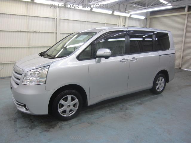 TOYOTA NOAH 2008 Image 1