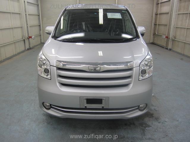 TOYOTA NOAH 2008 Image 4