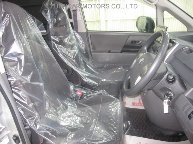 TOYOTA NOAH 2008 Image 7