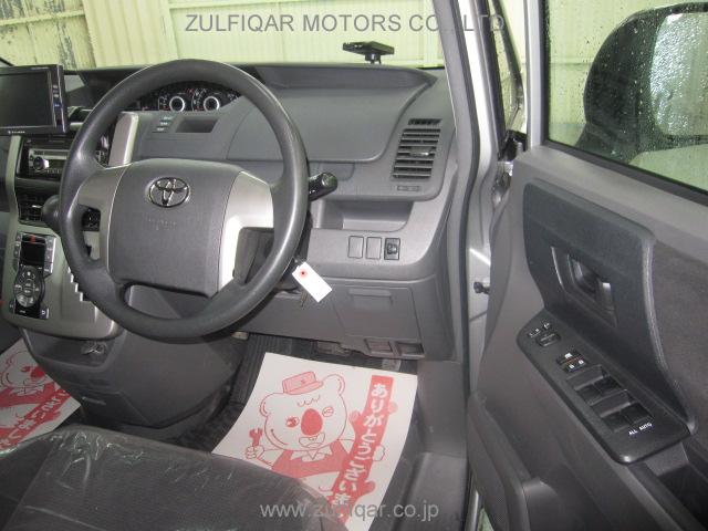 TOYOTA NOAH 2008 Image 8