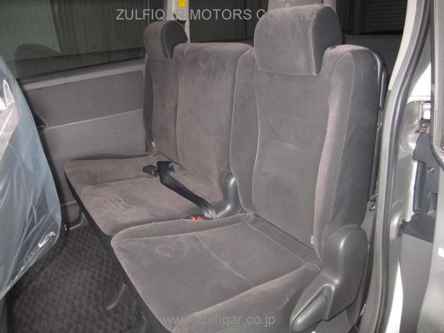 TOYOTA NOAH 2008 Image 10