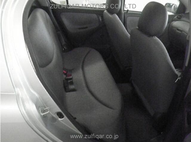 TOYOTA VITZ 2000 Image 6