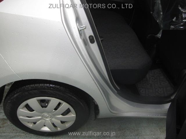 TOYOTA VITZ 2010 Image 11