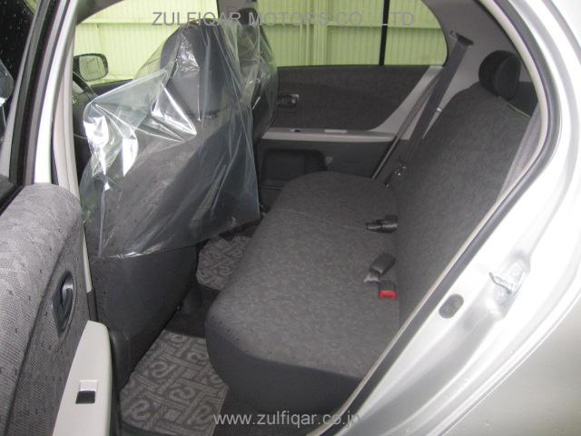 TOYOTA VITZ 2010 Image 10