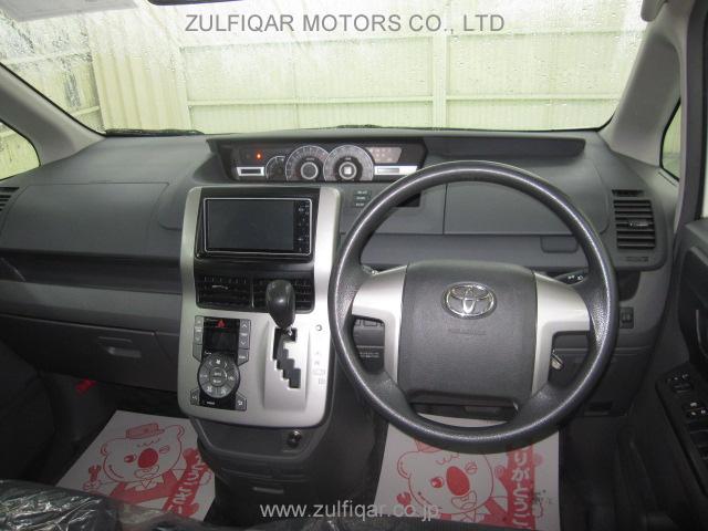 TOYOTA NOAH 2008 Image 2