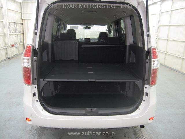 TOYOTA NOAH 2008 Image 12