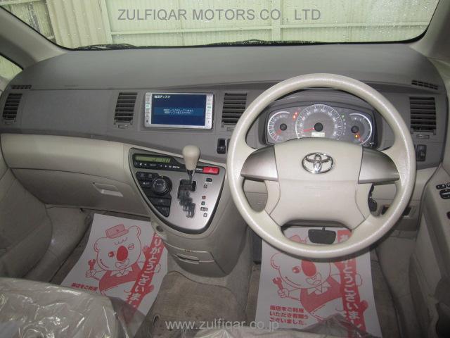 TOYOTA ISIS 2008 Image 2