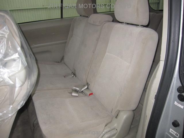 TOYOTA ISIS 2008 Image 10