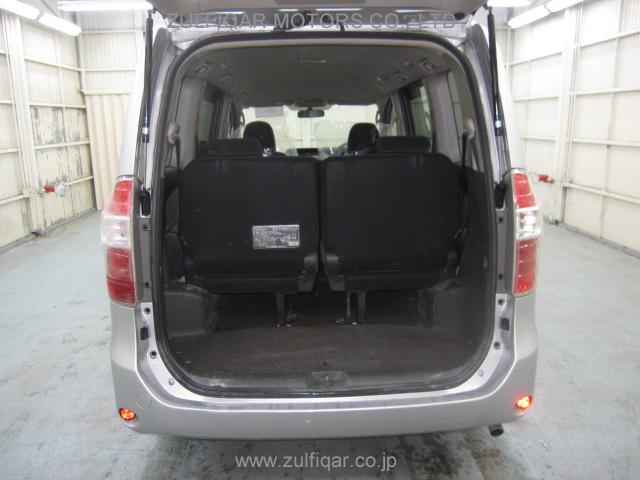 TOYOTA NOAH 2008 Image 12