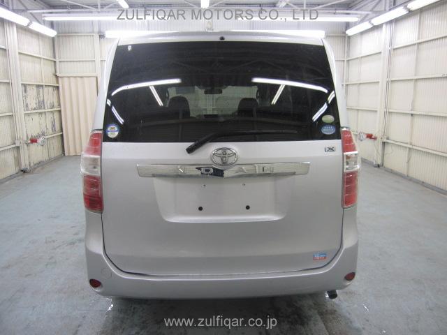 TOYOTA NOAH 2008 Image 5