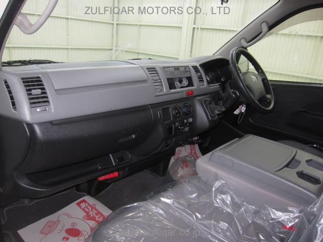 TOYOTA HIACE 2009 Image 11