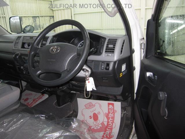 TOYOTA HIACE 2009 Image 7