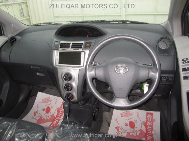 TOYOTA VITZ 2009 Image 2