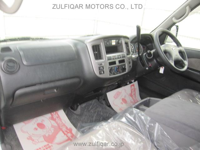 NISSAN CARAVAN COACH 2009 Image 11