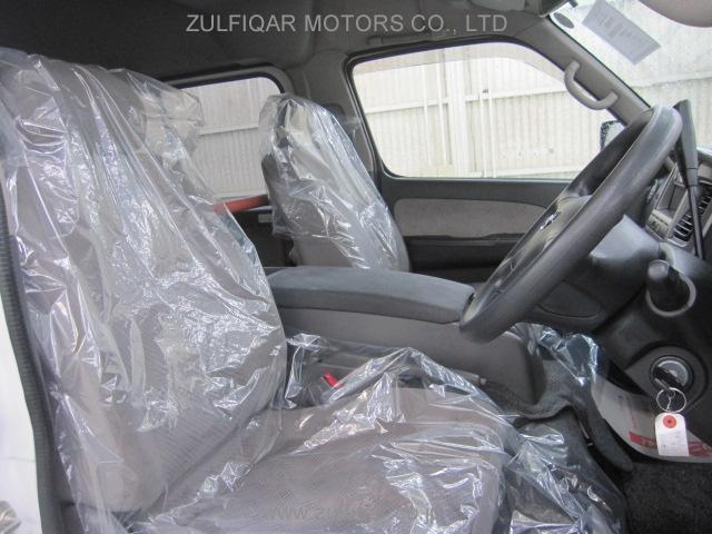 NISSAN CARAVAN COACH 2009 Image 6