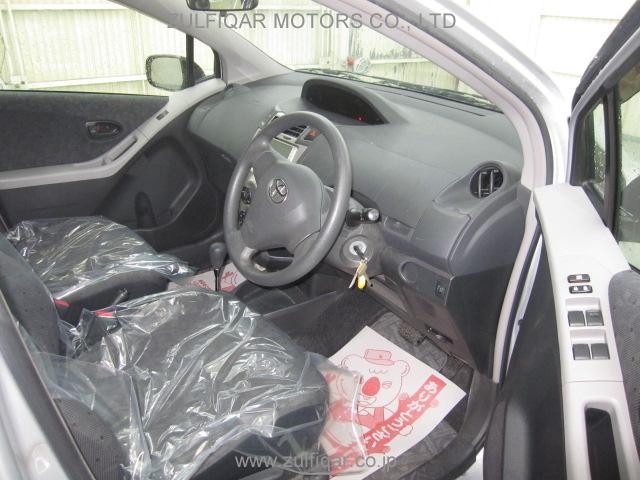 TOYOTA VITZ 2009 Image 7