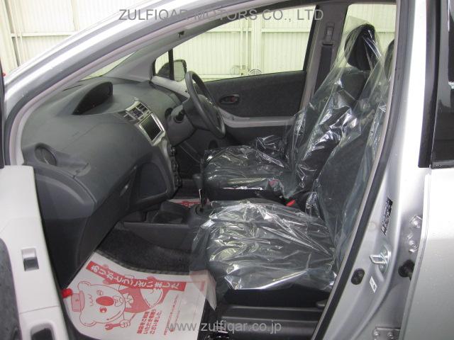 TOYOTA VITZ 2009 Image 9