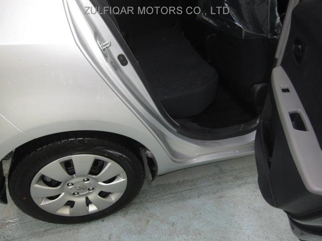 TOYOTA VITZ 2009 Image 11