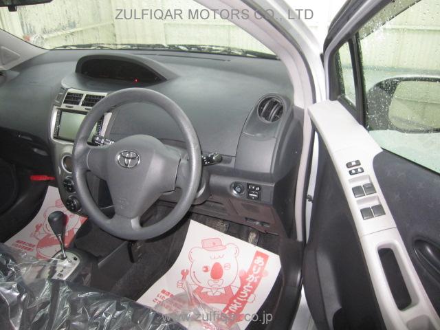 TOYOTA VITZ 2009 Image 8