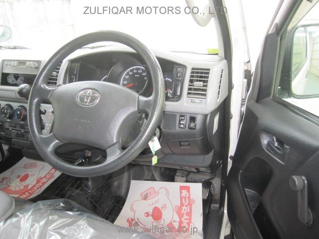 TOYOTA HIACE 2009 Image 7