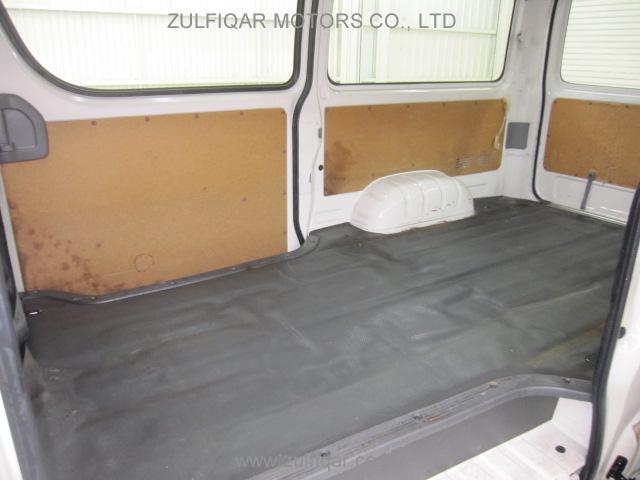 TOYOTA HIACE 2009 Image 9