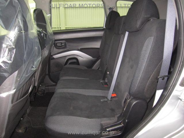 MITSUBISHI OUTLANDER 2009 Image 10