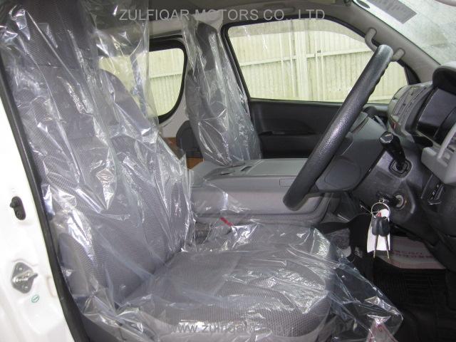 TOYOTA HIACE 2008 Image 6