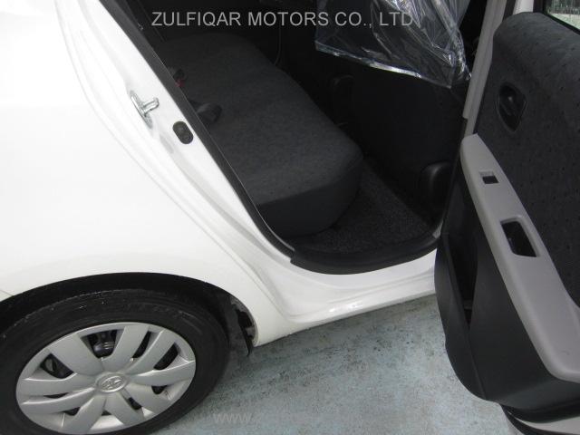 TOYOTA VITZ 2009 Image 11