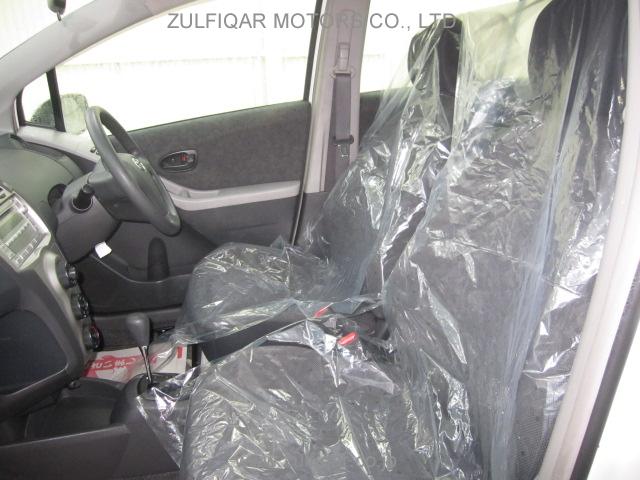 TOYOTA VITZ 2009 Image 9