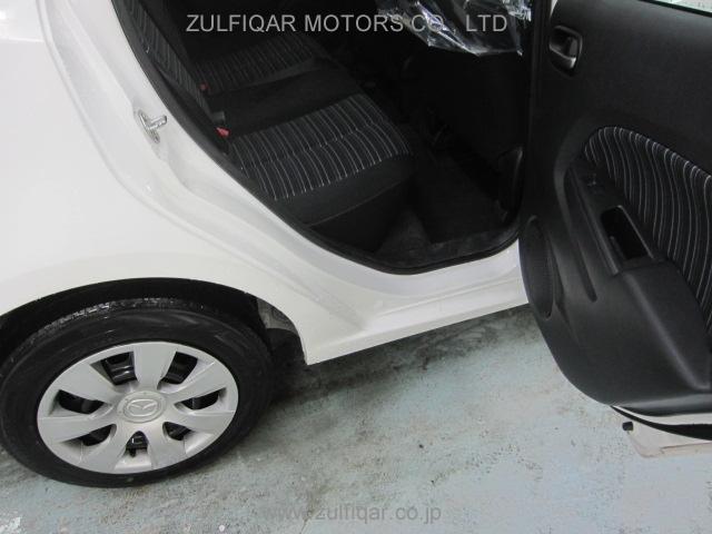 MAZDA DEMIO 2009 Image 11