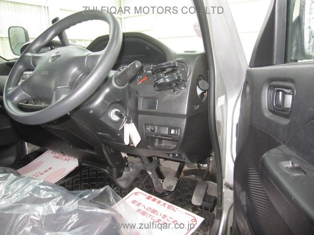 NISSAN CARAVAN 2009 Image 7