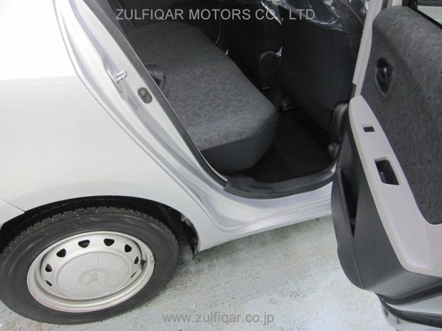 TOYOTA VITZ 2009 Image 11