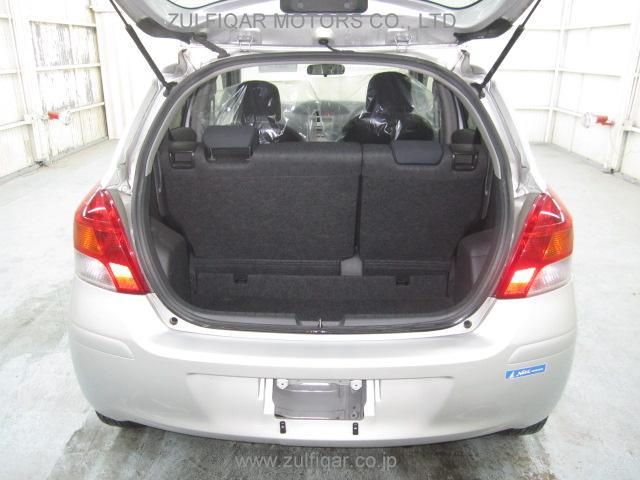 TOYOTA VITZ 2009 Image 12