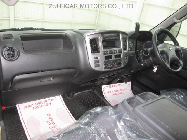 NISSAN CARAVAN 2009 Image 11