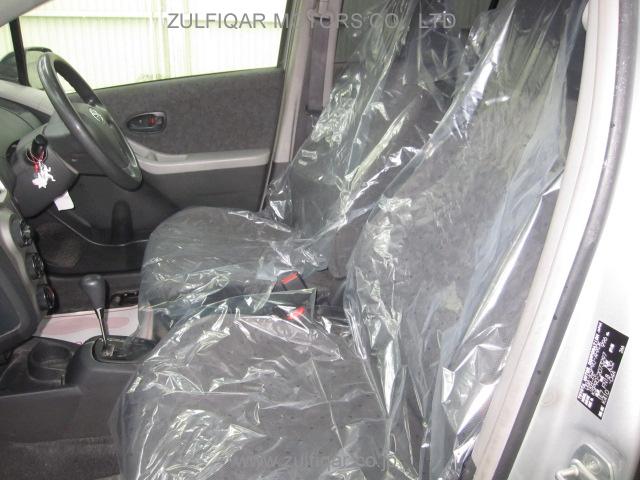 TOYOTA VITZ 2009 Image 9