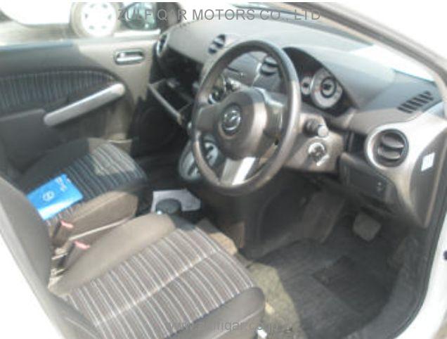 MAZDA DEMIO 2009 Image 2