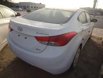 HYUNDAI ELANTRA 2014 Image 2