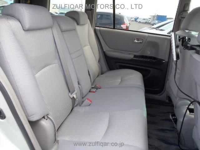 TOYOTA KLUGER 2005 Image 8