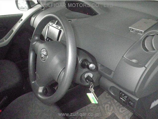 TOYOTA VITZ 2009 Image 3